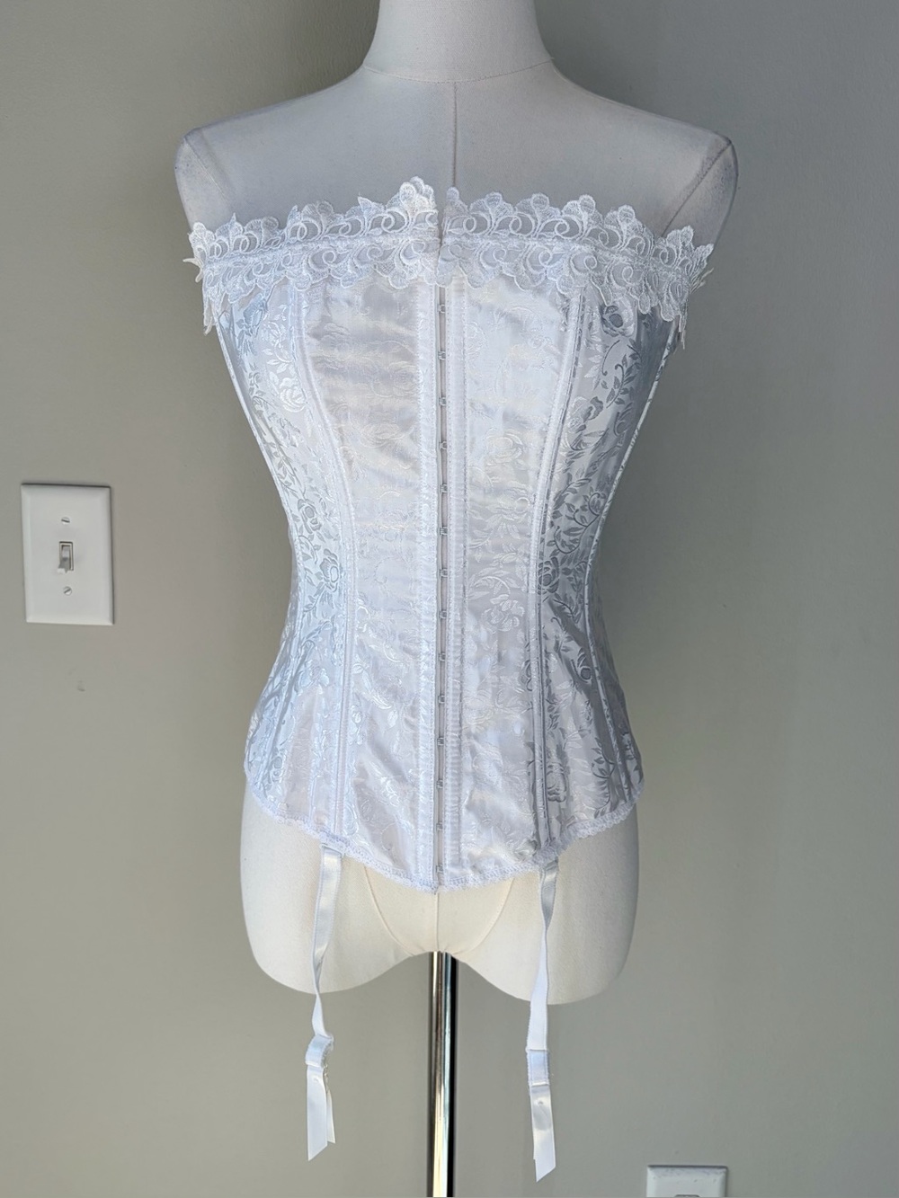 Frederick’s Of Hollywood White Jacquard Lace Trim Corset Top 6109 Vintage Sz 34